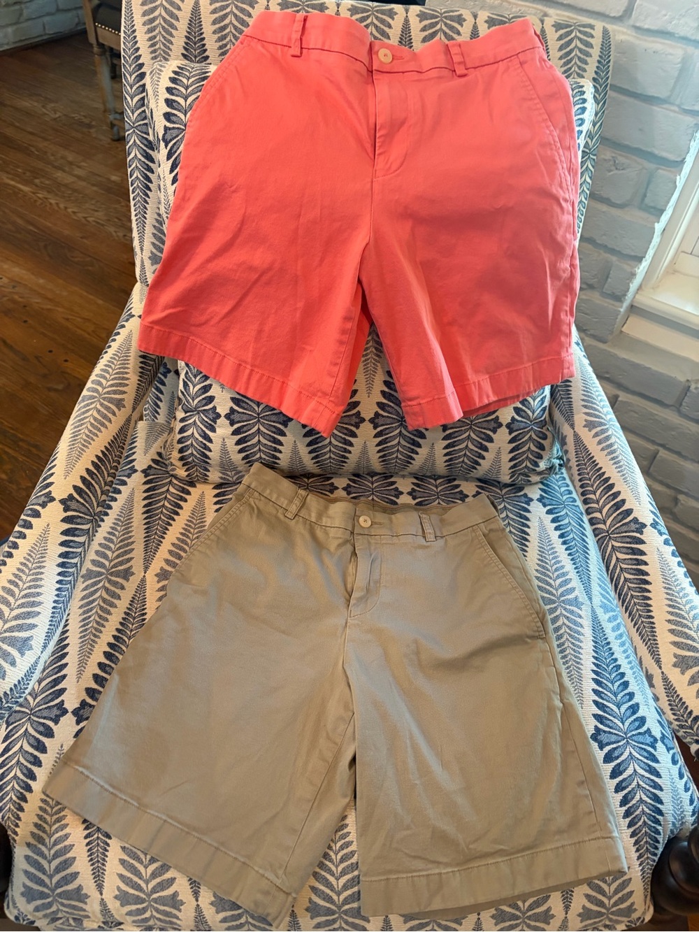 Teen/Mens Southern Tide Casual High-Rise Shorts - Coral and Khaki Size 28